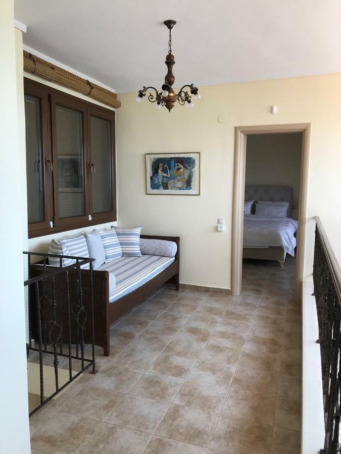 M Varkes Villa Néa Mudaniá Kültér fotó